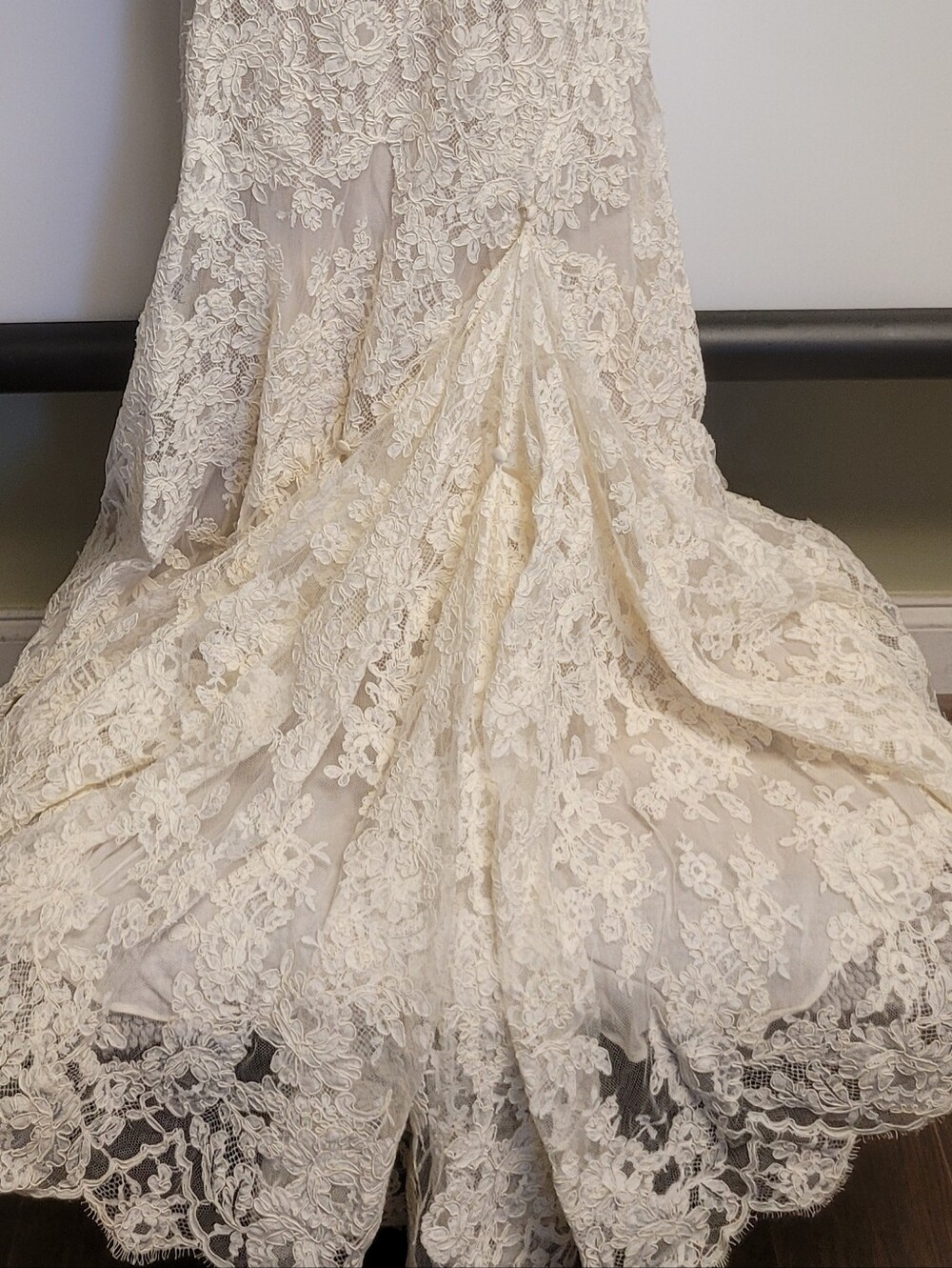 Vintage Pronovias Barcelona Lace Mermaid Wedding  Ivory Halter Bridal Gown 8 - Picture 5 of 15